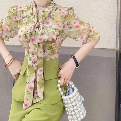 Conjunto Chiffon Primavera – Blusa Floral & Calça Pantalona